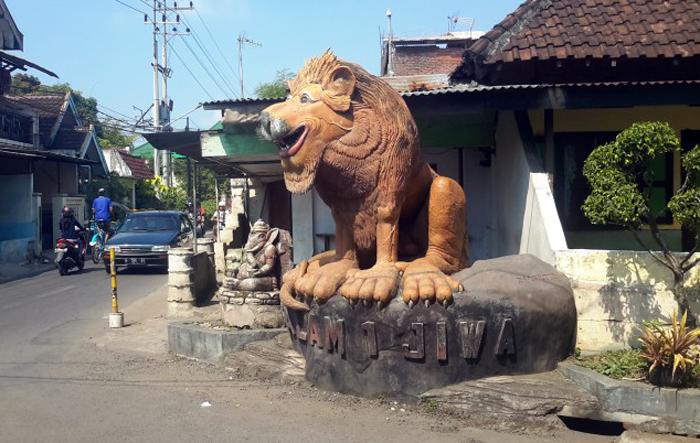 Monumen Salam Satu Jiwa, Wujud Patung Singa Humanis (C) KIDUL DALEM