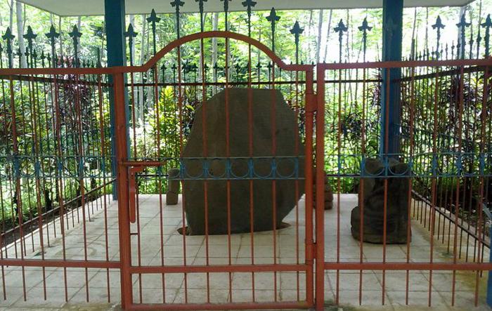 Prasasti Watu Godek yang Bikin Godek-godek (C) BLOGGER