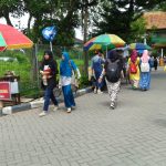 jajanan di gerbang kampus