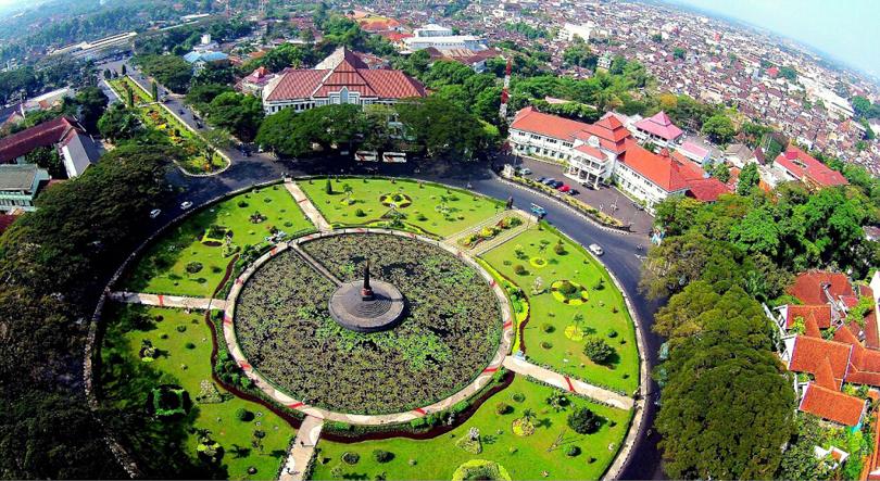 Alun-alun Tugu sebagai hasil dari Bouwplan II (C) IWANTANTOMI