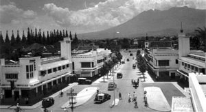 Semeroestraat di tahun 1930 sebagai salah satu akses jalan menuju Bouwplan V (C) TROPENMUSEUM