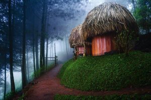 Goa Pinus adalah goa buatan bekas galian penambang pasir. Kini dijadikan objek wisata. (Foto: Instagram @malangstory)