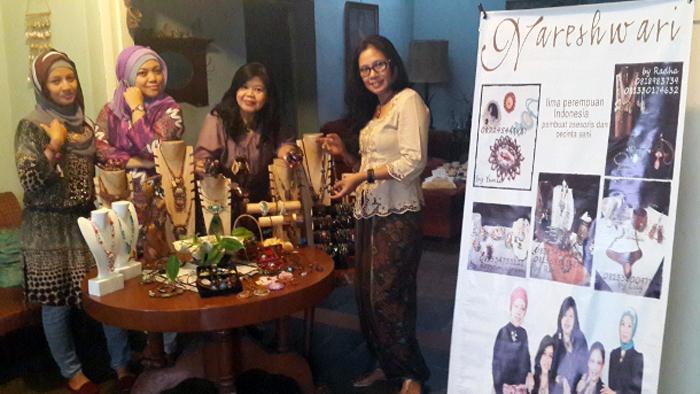 Galeri Nareshwari sajikan asesoris dengan ciri khas Malangan (C) HALOMALANG