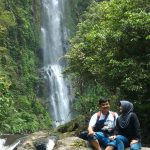 Romantisme bersama pasangan di Coban Jodo, Kabupaten Malang. (Foto: Instagram @mynursanti)