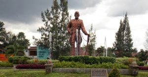 Patung Hamid Rusdi berdiri tegak di Taman Simpang Balapan (C) KELUARGABIRU