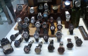 Jam tangan sering dijadikan sebagai hadiah ulang tahun untuk pasangan. (Foto: Kumpulan Cara)