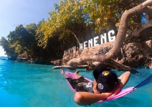 Pantai Banyu Meneng mampu memberikan ketenangan pengunjung yang datang. (Foto: Instagram @arif_angky)