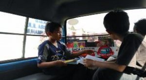Di Malang sudah ada Angkot Baca yang digagas Komunitas Mager (C) ANTARA