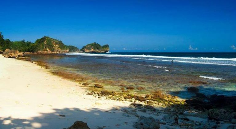 2017_05_20_Pantai_Karang_Tengkorak_Malang