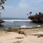 Pantai Pawonan yang bisa menjadi tempat favorit bagi penggemar memancing (C) PANTAI MALANG