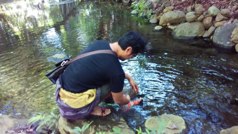 Di samping memiliki keindahan yang alami, Sumber Nyolo juga dijadikan tempat untuk wisata religi. (Foto: Kongame)