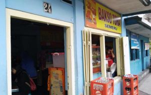 Salah satu cabang Warung Bakso Toha di Jalan Semeru (C) MERDEKA