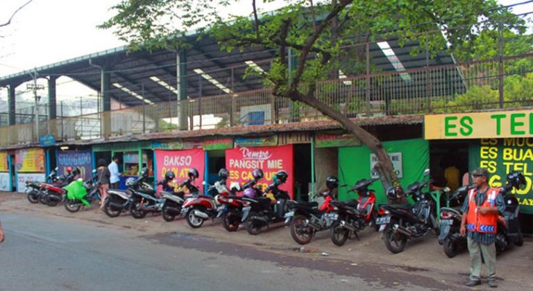 Kompleks Penjual Es Dempo di Malang (C) SAMBELOREG