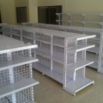 Keberadaan toko display barang seringkali dibutuhkan oleh pemilik usaha, baik yang membuka toko kelontong, outlet, butik, maupun minimarket. (Foto: Rak Minimarket)