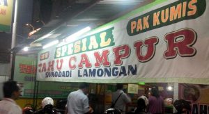 Warung Tahu Campur Cak Uri Dinoyo, salah satu kuliner lawas di Kota Malang