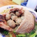 Jika Anda belum pernah mencoba kuliner yang sedang naik daun ini, silakan kunjungi depot bakso beranak yang tersebar di Kota Malang (C) TRAVELING YUK