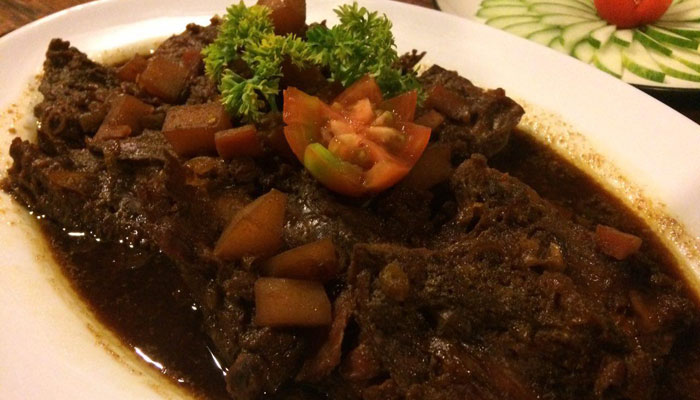 Semur ayam di God Bless Cafe