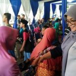 Hj Jajuk, istri Rendra Kresna dalam momen open house di kediamannya (C) MALANGTIMES