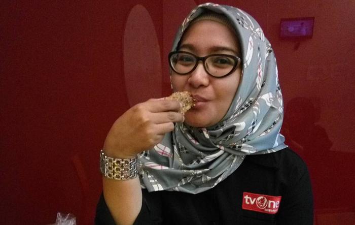 Nane Nindya, pembawa acara berita TV One (C) @Jeungnana