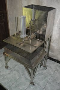 Tampak samping mesin PresToMatik