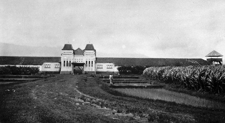 Area Lapangan Pacuan Kuda di Jalan Ijen yang kemudian berubah menjadi kuil Shinto di Kota Malang