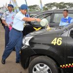 Dari Bandara Abdulrachman Saleh ke Kota Batu naik Taksi Garuda (C) HALOMALANG