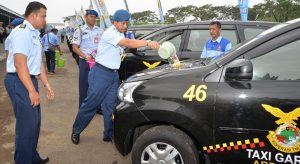 Dari Bandara Abdulrachman Saleh ke Kota Batu naik Taksi Garuda (C) HALOMALANG