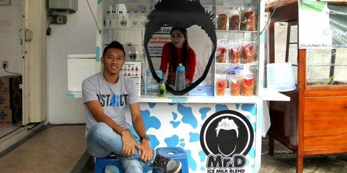 Kedai Susu Mr D, Dendi Santoso Arema