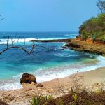 Pantai Karang Pandan