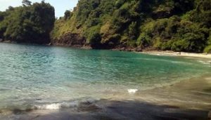 Pantai Klewang yang memiliki spot memancing (C) WHIEMPY