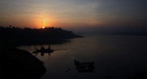 Cerita Memerahnya Sungai Brantas dekat Bendungan Karangkates membuat bulu kuduk merinding (C) BLOGDETIK