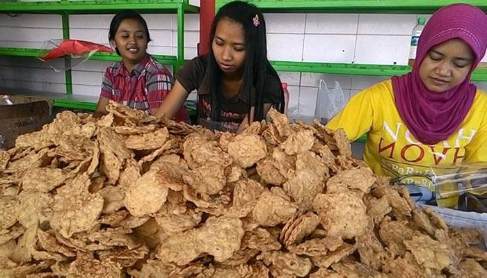 pengerajin tempe Malang di Sanan (C) MALANGTIMES