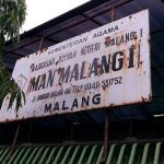 Papan nama MAN 1 Malang
