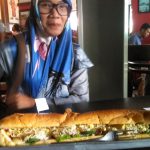 Menunya Burger Buto Long di Kedai 27 (C) AKAIBARA