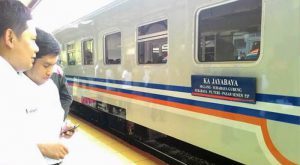 Kereta Api Jayabaya, salah satu kereta api dari Semarang ke Malang (C) TIKETKAI