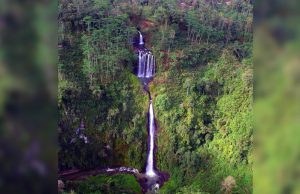 Mencoba pesona keindahan Coban Srengenge di Ampelgading (C) MALANGTIMES