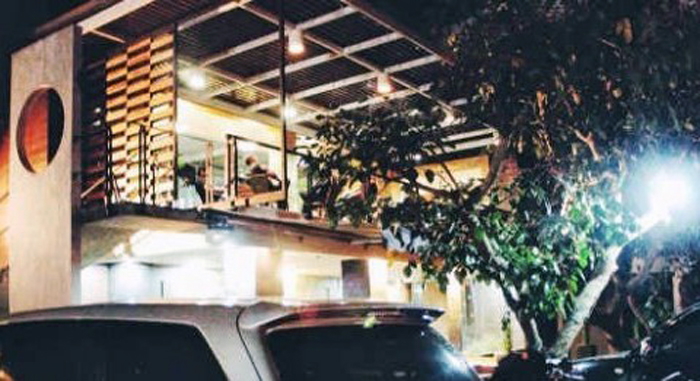 Anak muda tahun 2000-an pasti kenal Bale Barong Cafe & Resto (C) HALOMALANG