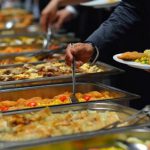 Mau mengadakan pesta? Anda tentu butuh jasa katering (C) HIPWEE