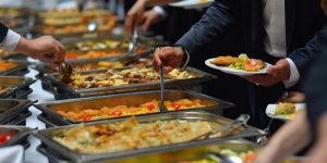 Mau mengadakan pesta? Anda tentu butuh jasa katering (C) HIPWEE