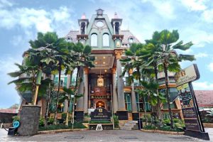 Anda bisa menikmati arsitektur ala Romawi kuno di Hotel Gajahmada Graha (C) HOTELGAJAHMADAGRAHA