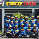 Penampakan armada GoGo Jack di depan markas besar mereka (C) FACEBOOK GOGO JACK