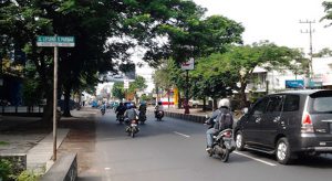 Jalan Letjend S Parman merupakan salah satu jalan utama menuju pusat Kota Malang (C) JALANJALANDIKOTAMALANG