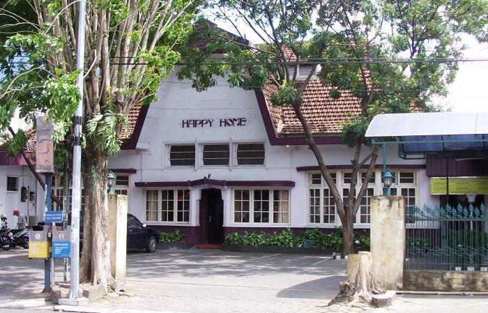 RSIA Mardi Waloeja yang sudah ada sejak tahun 1927 silam (C) WIKIMAPIA