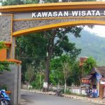 Gapura menuju Pemandian Songgoriti (C) SUARAJATIMPOST