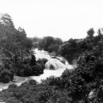 Sungai Metro yang sebelah baratnya ada lahan bernama Tegal Mayit - WIKIPEDIA