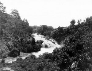 Sungai Metro yang sebelah baratnya ada lahan bernama Tegal Mayit - WIKIPEDIA