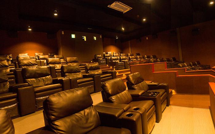 Ruang bioskop Movimax Sarinah, salah satu jaringan Movimax di Malang (C) MOVIMAX