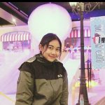 Tak hanya bisa bermain salju, Anda juga bisa berfoto dengan latar belakang istana salju di Malang Snow Paradise (C) @amanda_febrii