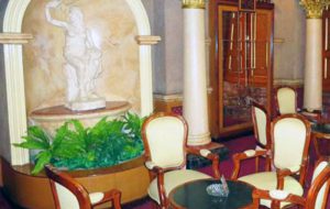 Suasana Restoran Cleopatra Hotel Gajahmada Graha (C) indonesia.tripcanvas