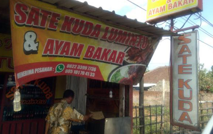 Kedai Sate Kuda Lumintu di Kendalpayak Pakisaji (C) ZUHDY YAHYA